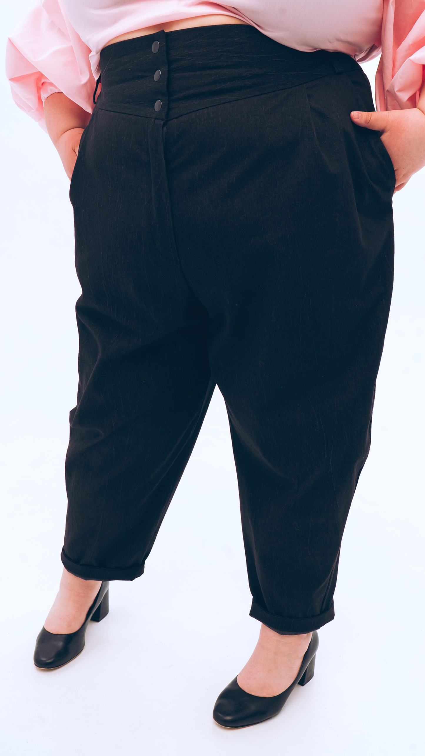 Slouchy trousers with the yoke