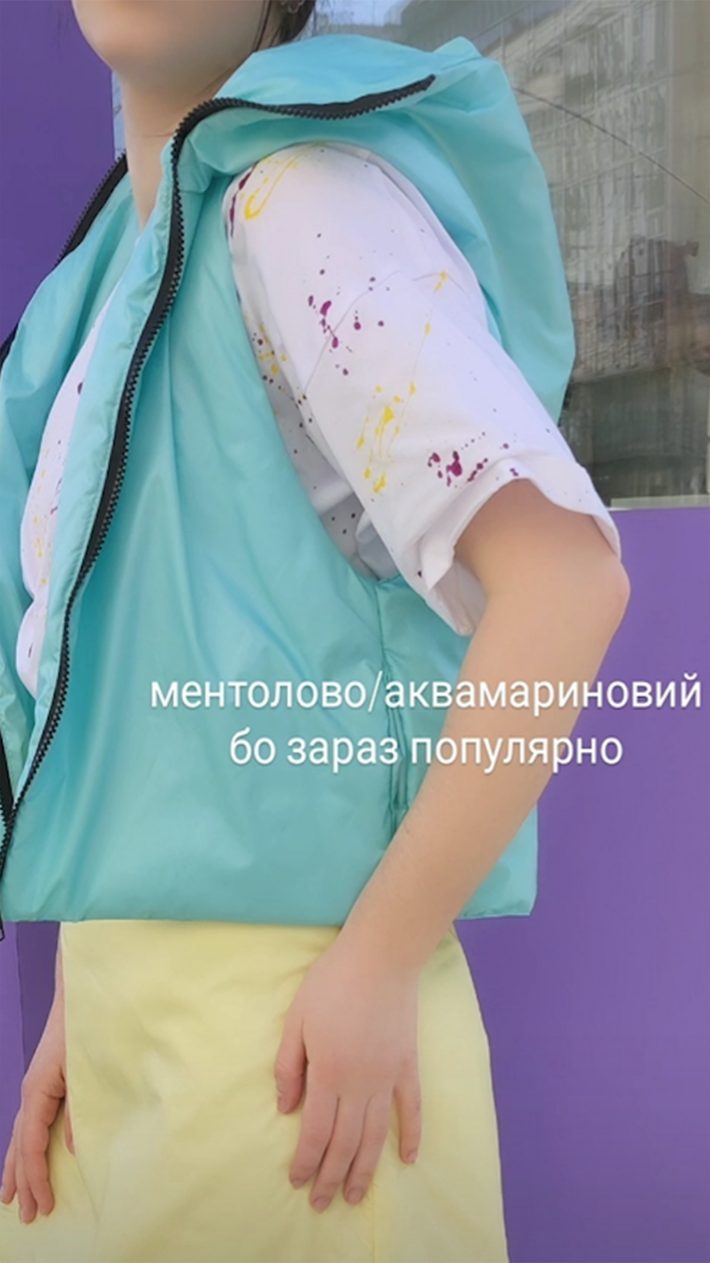 Warm hooded short vest