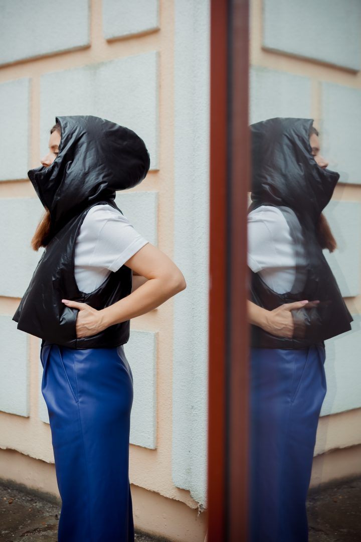 Warm hooded short vest