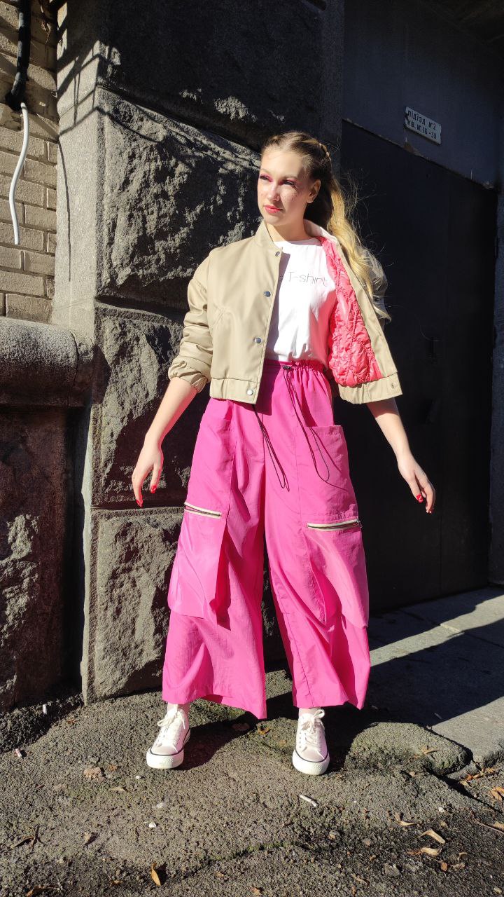 Wide cargo pants