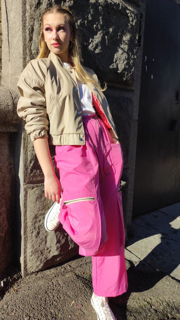 Wide cargo pants