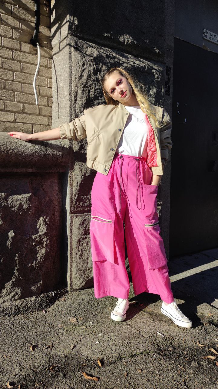 Wide cargo pants
