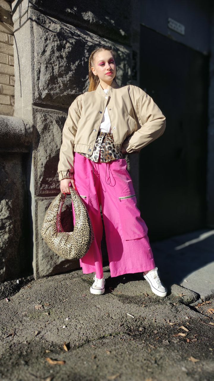 Wide cargo pants